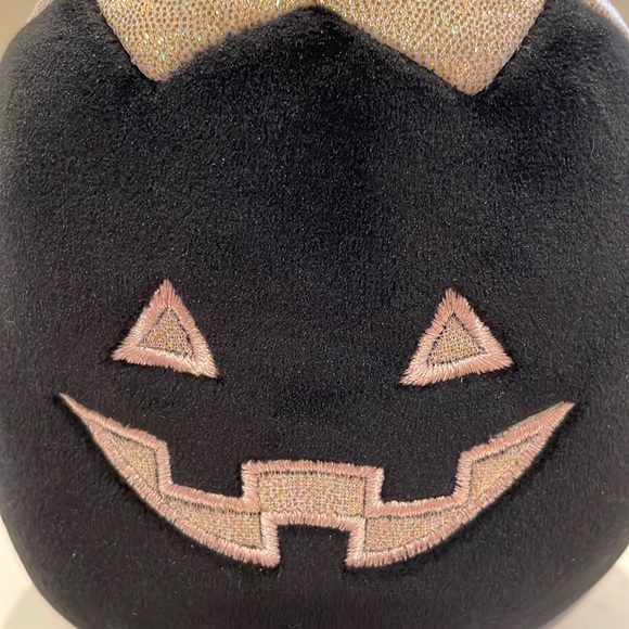 ⚡️NWT 5” Paige the Black & Gold Pumpkin 🎃Halloween Squishmallow - Picture 3 of 5
